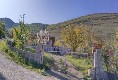 فروش زمین مسکونی گیلان ۱۱۰۹ متر رودبار روستای ییلاقی دارستان