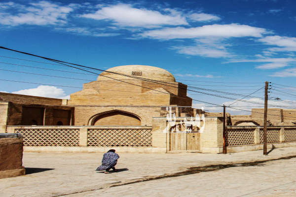 فروش زمین مسکونی تجاری زنجان ۳۰۰ متر ابهر روستای قروه-1