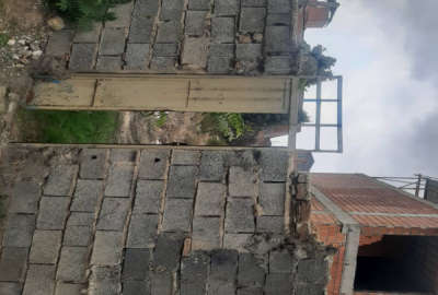 زمین ۲۴۸ متری ۹ متر بر دور دیوار شده داخل شهر