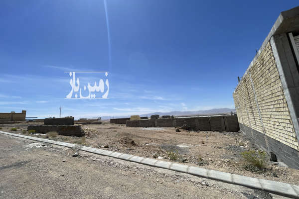 زمین تجاری (در سند) واقع در شهرک امیر کبیر با مغازه-1