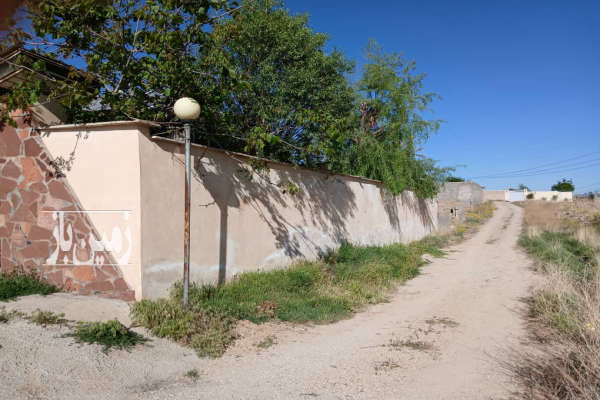 زمین مسکونی دارای خانه نیمه ساخته امین آباد-2