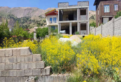 زمین مسکونی دارای خانه نیمه ساخته امین آباد