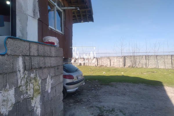 زمین مسکونی ۵۸۱ متر با خانه روستایی امتیازات کامل-3