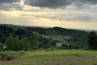 روستای وسطی کلا ۱۲۰۰ متر زمین با ویو ابدی به جنگل و کل شهر
