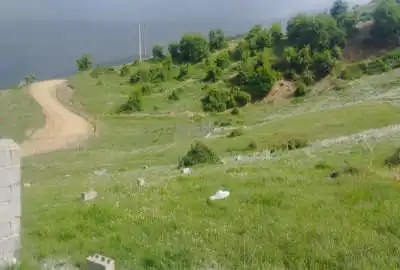 زمین در روستا ورپی ویو روبه جنگل و کوه داری جاده ۶ متری
