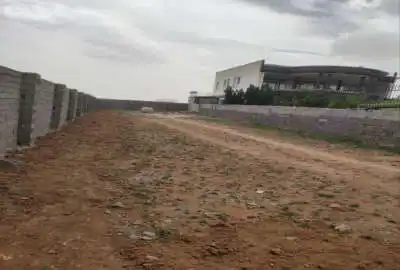 زمین دو دیوار در هومند وادان خیابان بوستان ۴۷۰ متر