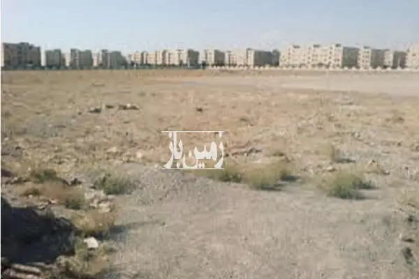 زمین میدان نمایشگاه بین المللی ۴۰۰ متر - تصویر 1