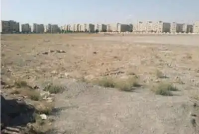 زمین میدان نمایشگاه بین المللی ۴۰۰ متر
