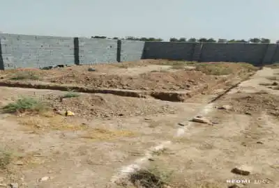 زمین روستایی قرمز تپه ۱۳۵ متر