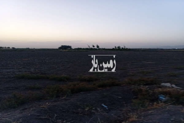 زمین کشاورزی همراه آب در روستای وایبک ۳۷۳۳ متر-2