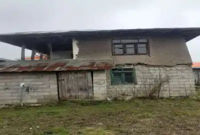 خانه کلنگی همراه ۳۲۶ متر زمین مسکونی جای دنج آرام
