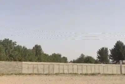 زمین ۴۰۰۰ متری سند دار تک برگ شریف اباد کریم آباد چهار دیواری