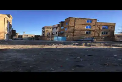 زمین مسکونی فروشی در دینارآباد ۱۰۴ متر با مدارک و دو بر تهاتر با ماشین