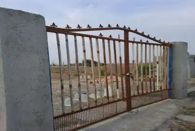 زمین فروشی در اصفهانکلاته با انباری فنس شده ۵۰۰ متر