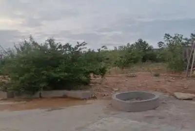 زمین باغی روستای حسین آباد کودیان دارای آب وبرق و منبع ۲۰۰۰ لیتری