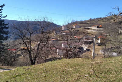 زمین مسکونی ۱۶۲ متری واقع در روستای ازانده پلسفید چشم انداز عالی