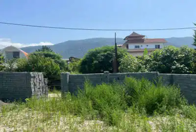 زمین مسکونی ۳۴۵ متری تو نخ شمال سیسنگان نزدیک کمربندی