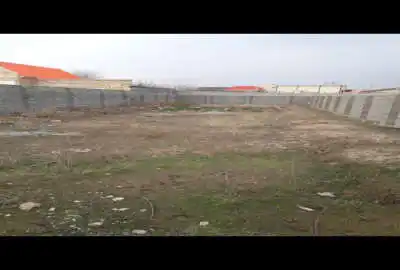 زمین چهاردیواری شده در منطقه بسیار خوش آب وهوا چهارباغ ۴۵۲ متر