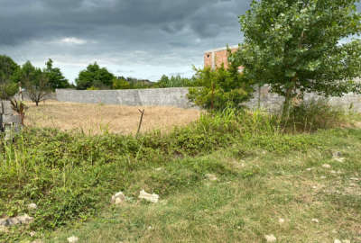 زمین مسکونی به متراژ ۵۶۰ متر در بافت