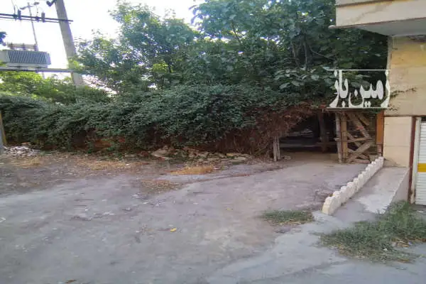زمین چهار دیواری دارای برق اب سند دفترچه ای در گلشهر - تصویر 2