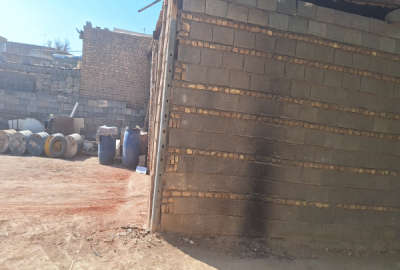 زمین چهاردیواری کارگاهی ۴۲۰ متر با کاربری مسکونی و تجاری