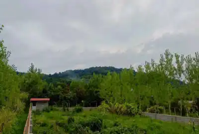 ۳۰۰ متر مسکونی در روستای سقالکسار دور دیوار شده