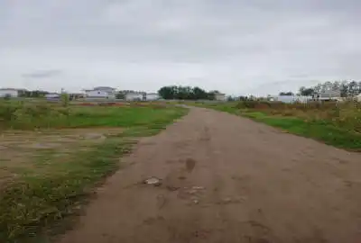 زمین بعد از میدان چاف ۳۰۰ متر