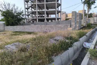 زمین مسکونی دو بر نزدیک درمانگاه نمین ۲۳۸ متر