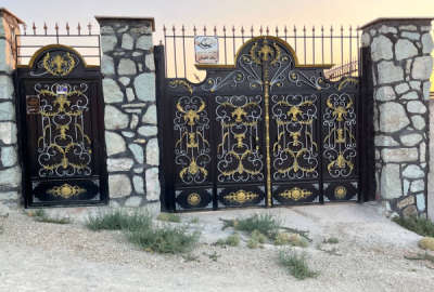 ۴۳۸ متر زمین باغ چهار دیواری شده درب پارکینگی و عابر جداگانه