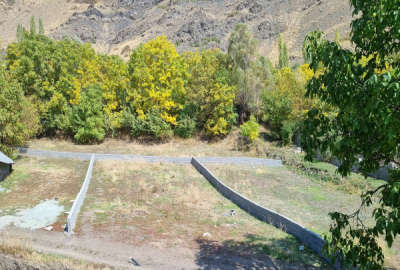 زمین داخل بافت روستای هویر دریاچه تار ۶۶۰ متر