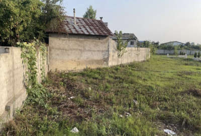 زمین شهرکی نزدیک دریا داخل بافت روستای زیبای معلم کلا ۳۳۷ متر