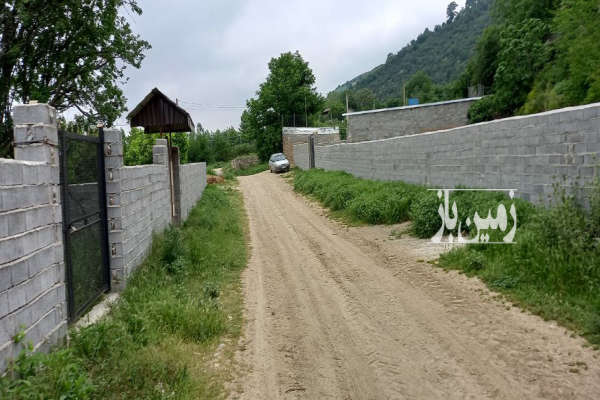 مساحت ۱۰۰۰ متر محصور با درب و دیوار در روستای یادمان-1