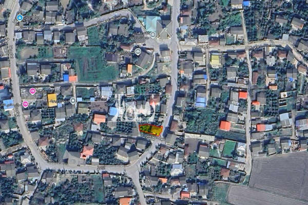 زمین ۳۰۰ متر روستای زینوند مسکونی به همراه حیاط و باغ-1