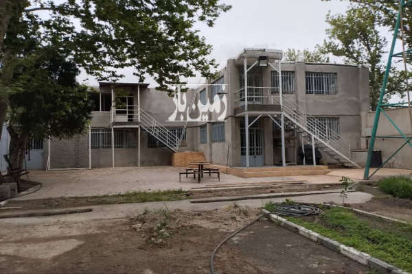 باغ مشجر باشگاه اسب سواری و اسطبل دو هکتار-1