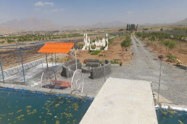 باغ استخردار با اب قنات قطره ای متراژ ۱۳۰۰۰روستای حصور-1