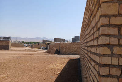زمین چهار دیواری مسکونی ۱۱۷ متر دونبش در ابهر خیابان موسوی