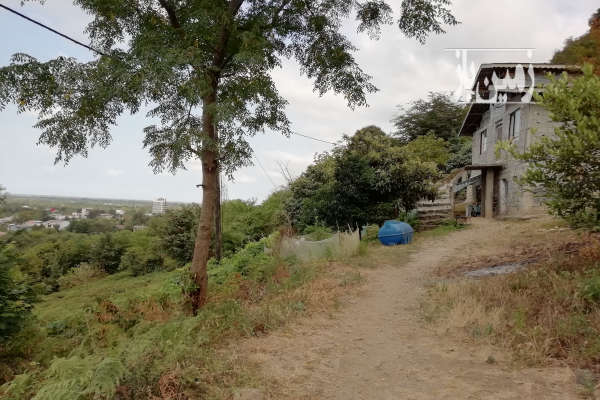 زمین ۶۹۹ متر همراه خانه در لاهیجان لیالستان-3