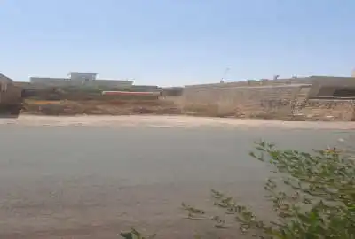 زمین مسکونی به مساحت ۲۷۴ درب از ساختمان