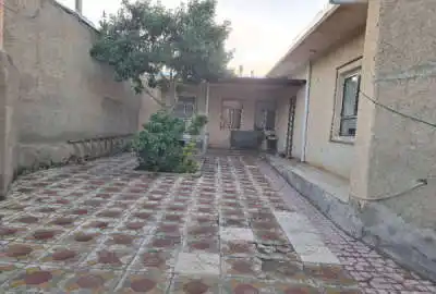 فروش زمین و خانه مسکونی همراه تجاری ۲۰۰ متر