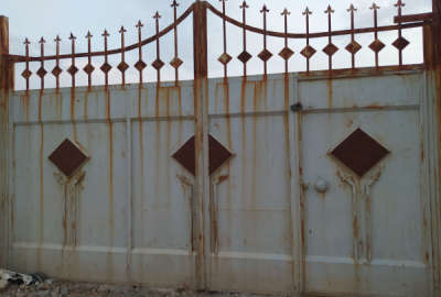 زمین دیوارکشی شده در روستای دینان جاده فرودگاه