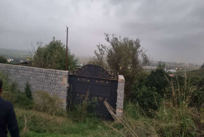 زمین ۲۰۰متری در جاده اسپوکلا بر اصلی