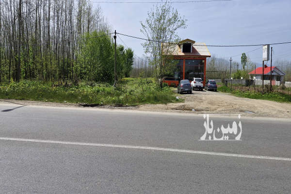 زمین بر جاده شهر ضیابر اول جاده بهمبر-1