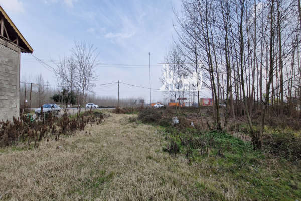 زمین بر جاده شهر ضیابر اول جاده بهمبر-2