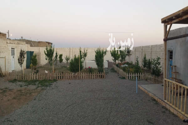زمین همراه خونه مسکونی در روستای دیال اباد ۶۰۰ متر-2
