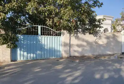 باغ شهر رزکان بلوار امیر کبیر جنب اکومال ۲۵۰۰ متر