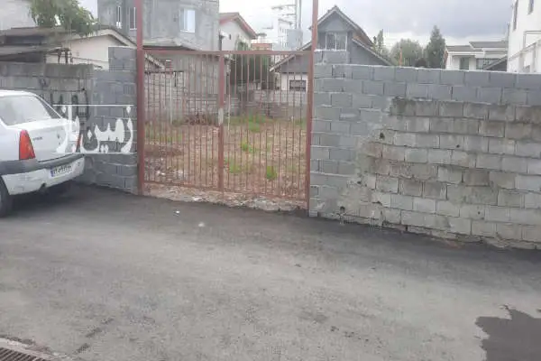 زمین مسکونی شهری با بر ۲۳ متر رویان خیایان شهدا ۶۱۶ متر - تصویر 2