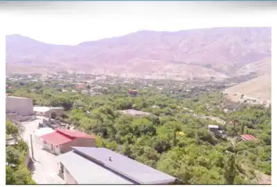 زمین ۱۰۰ متری در نیکنامده همراه با اتاقک