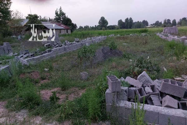 زمین به مساحت ۳۰۷ متر بر جاده اصلی-2