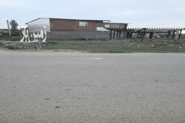 زمین مسکونی ۹۰ متر پایین دزا خیابان بهاران خیابان ۱۲ متری-2