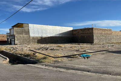 زمین دو بر نبش وحدت ۱۷ در خیابان اصلی ۸۴ متر